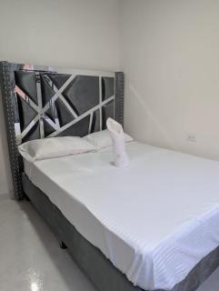 APARTAMENTO SUPREMAMENTE ESPACIOSO Cali 2do piso - Cali - 0