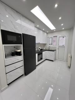 Hany's New Place - Pireo - 1