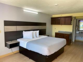 Rest and Relax Inn - Pensacola - 2