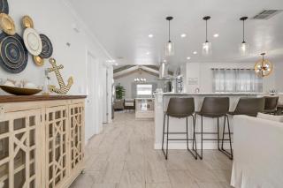 Waterfall Retreat! Beachy cottage near the bay with gorgeous waterfall pool! - 4