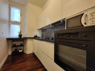 9 Guests apartments, 4 bedrooms, 4 baths in Milano downtown with AC, WiFi and Subway M1 M2 Airport Connected - Milan - 7