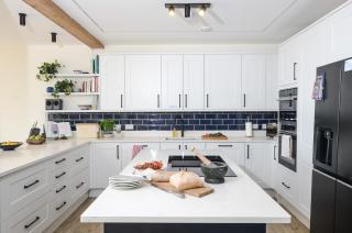 SEA BREEZE - Stunning 6 Bedroom Eco Home with Sea Views - Penzance - 8