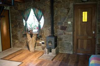 Cabaña de piedra de ensueño al pie de la sierra - 4