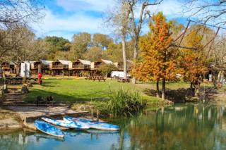 Waterfront Prairie Flower Treehouse - Seguin - 8