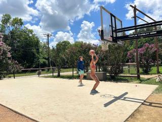 Waterfront Prairie Flower Treehouse - 2