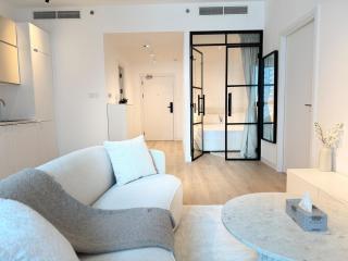 Cozy and Modern Two Bedroom Apartment in Dubai Marina - 4