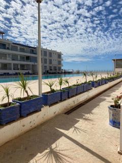 Water-front and swimingpool apartment - 1