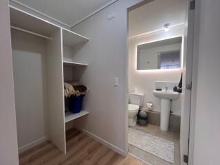 Céntrico y cómodo departamento - 1