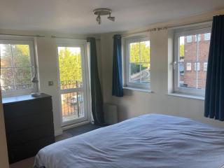 3 bed town centre apartment with 2 parking bays - South Shields - 2
