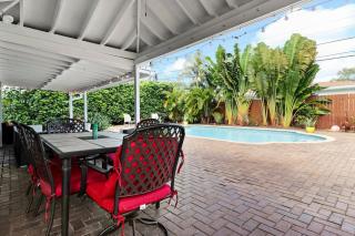 Spacious 4BR 3BA w Heated Pool, 3 Miles to Beach - 3