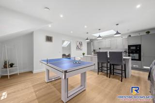 Luminous Penthouse close to Airport and Near Trafford Centre with Private Parking - Wythenshawe - 7