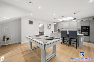 Luminous Penthouse close to Airport and Near Trafford Centre with Private Parking - Wythenshawe - 6