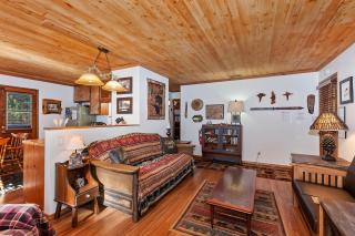 008 - Bear Haven - Meredith Lodging - 6