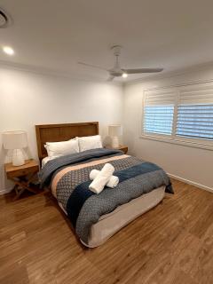 Driftwood on Home Beach - Absolute Beachfront - Point Lookout - 2