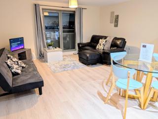 Waterfront Quayside Apartment with secure parking & lift, Ideal for Mobility Users - Newcastle upon Tyne - 9