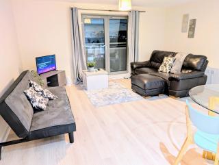 Waterfront Quayside Apartment with secure parking & lift, Ideal for Mobility Users - Newcastle upon Tyne - 8