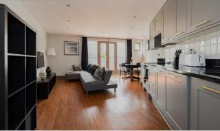 Sunshine In My Mood 2 Bedroom Flat in Battersea - 4