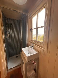 Tranquil Cabin Retreat near Chepstow - Chepstow - 1
