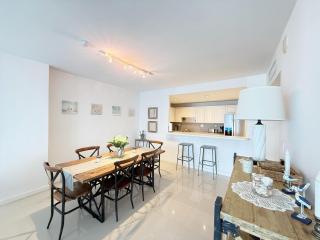 1 SPRING PROMO - Sunny Isles Seaview Condo, Walk to Beach, Amazing Amenities - 3