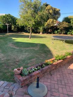 Bottlebrush Guest Suite - close to Greenacres Hospital, Free WiFi, Parking, private - 1