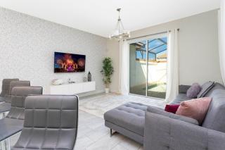 4BD/3BA Champions Gate Home With Private Pool - 4