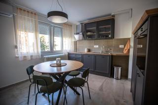 FIVE apartment - very center - Osijek - 9