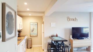 Naples Park Oasis - Cozy Two Bedroom Apartment - Naples - 2