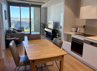 Stunning Apt central to Canberra & surrounds - Phillip - 6