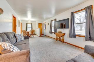 Hike, Fish and Boat Lake Mills Home with Yard - - 0
