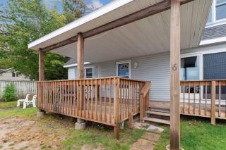 Spacious 4BR Lakefront Cottage - Perfect for Groups - Lincoln Junction - 5