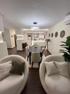 Zamalek Royal Nile View 3BR - Kairo - 9