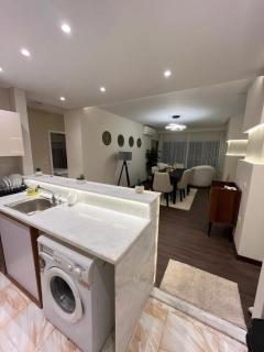 Zamalek Royal Nile View 3BR - Kairo - 8