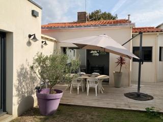 Maison rénovée avec jardin et terrasse au cœur de La Chaume, proche plage, WiFi - FR-1-92-944 - 9