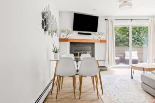 Bright & Modern - King Suite - Creekside Trail - 9