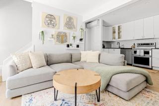 Bright & Modern - King Suite - Creekside Trail - 0