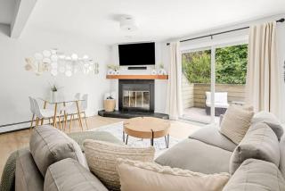 Bright & Modern - King Suite - Creekside Trail - 8