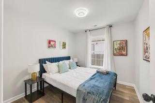 Renovated bungalow in DT Raleigh w firepit & king bed - Raleigh - 2