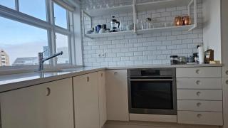Stylish Downtown Apartment - Reykjavik - 8