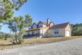 Scenic Views, Fire Pit Texas Hill Country Getaway - Fischer - 0