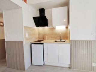 Appartement T2 Mezzanine - Front de mer - Parking privé - 4 personnes - St-Pierre-la-Mer - FR-1-795-51 - Fleury - 2