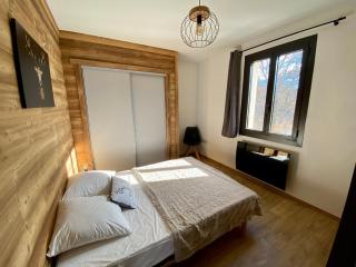 Appartement T3 rénové avec 2 chambres, proche centre, parking, Formiguères - FR-1-758-37 - 4