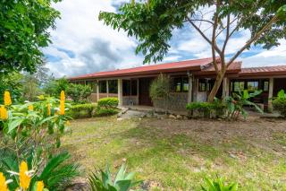 Casa Lajas - Casa 1 - Hospedaje, Granja, Eventos y Piscina - Turrialba - 4