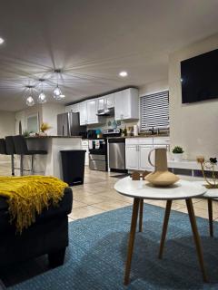 Cozy Getaway Pet Friendly 10 min Busch Gardens - 9