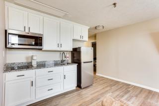 Less Than 1 Mi to Oakland City University Cozy Apartment - - 8
