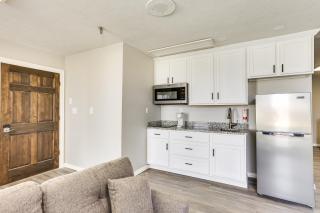Less Than 1 Mi to Oakland City University Cozy Apartment - - 2