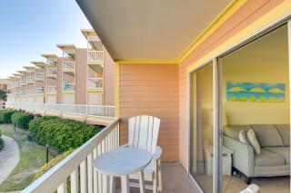 Walk to Galveston Beach Resort Condo with Perks! - Galveston - 1