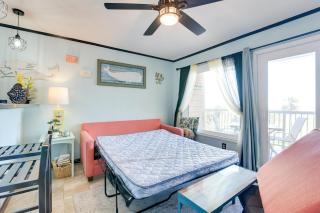 Across From Beach Resort-Style Galveston Condo - 6
