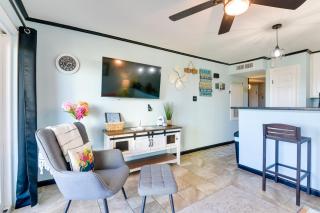 Across From Beach Resort-Style Galveston Condo - 4