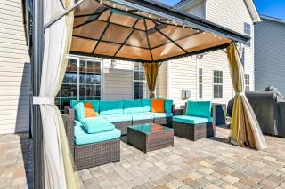 6 Mi to Charlotte Motor Speedway Home with Fire Pit - Concord - 0