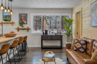 Hot Tub, Fire Pit, Dog Friendly, Heart of Sisters, Amenities - 5